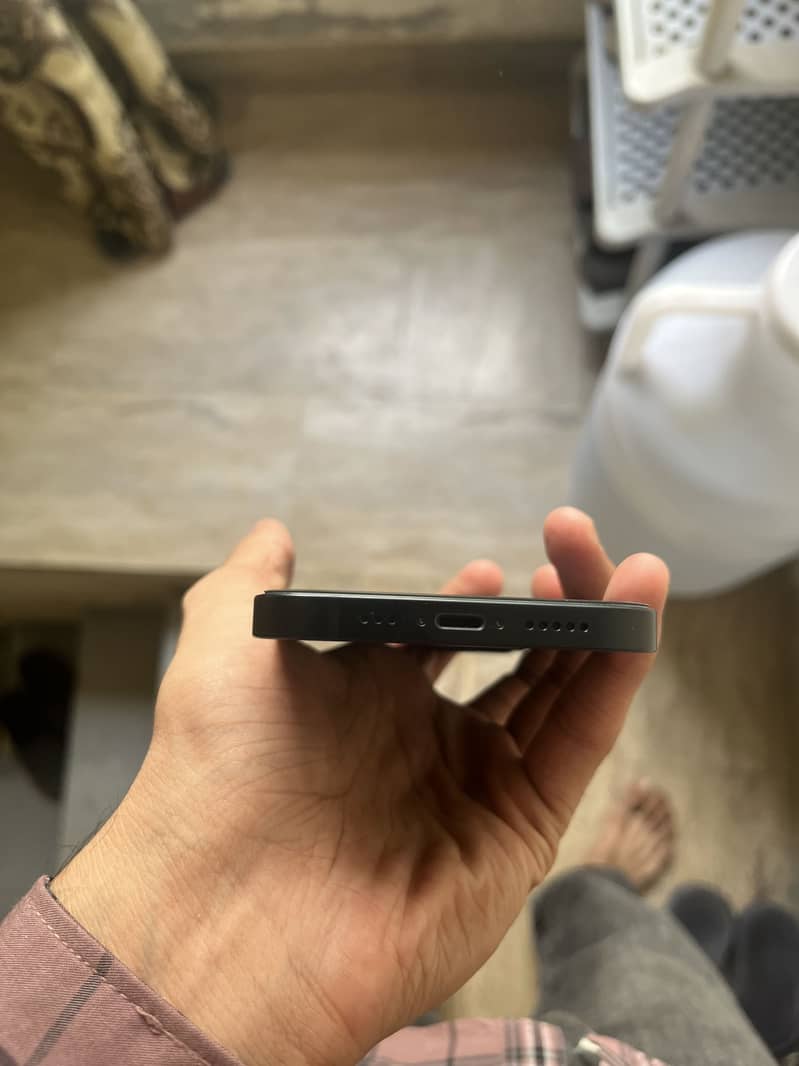 Apple iPhone 13 jv 1