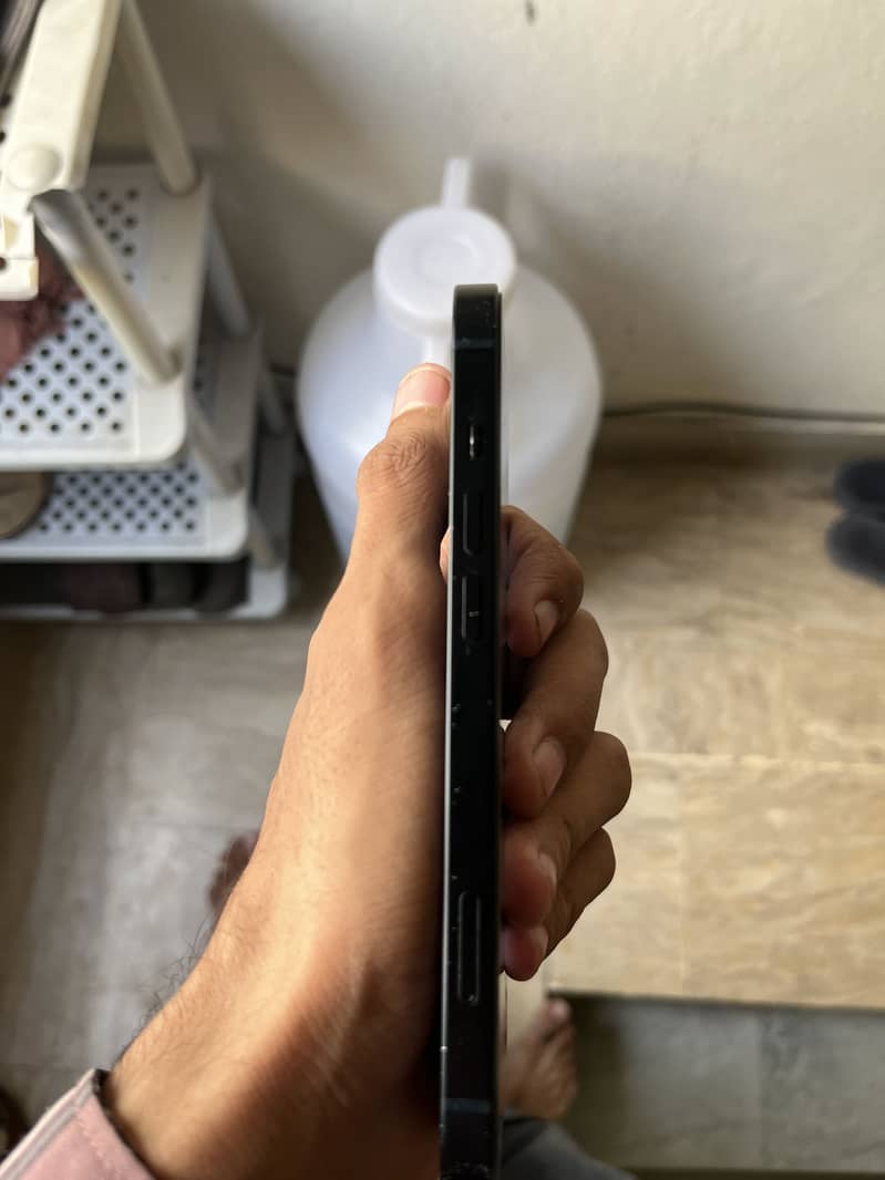 Apple iPhone 13 jv 3