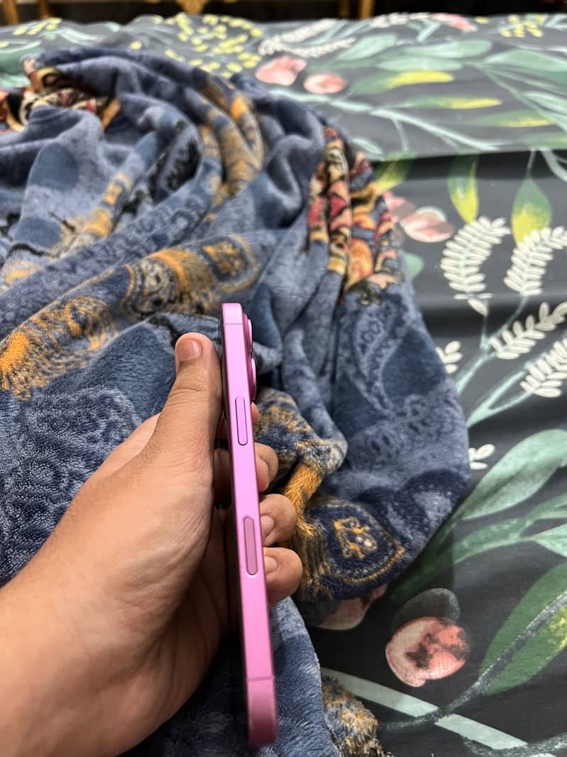 Apple iPhone 16 1