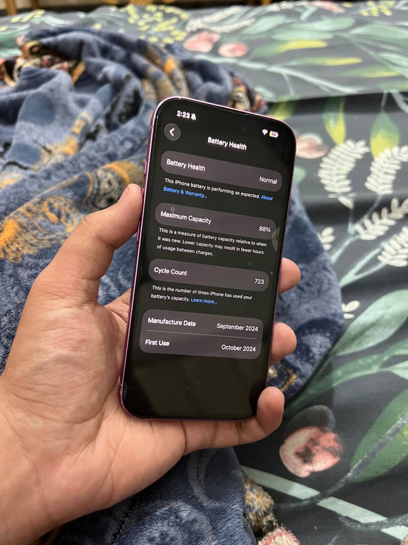 Apple iPhone 16 5