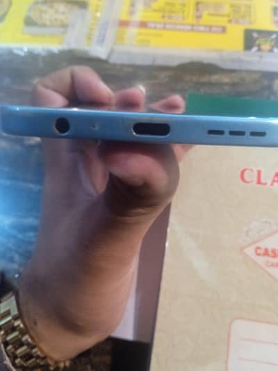Infinix Hot 60 pro only minor sa nishan ha lcd me