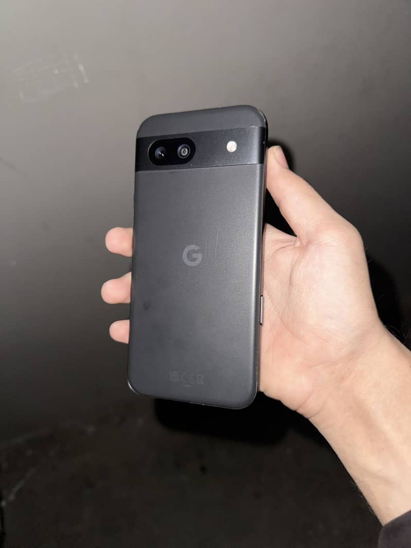 Google Pixel 8a 4