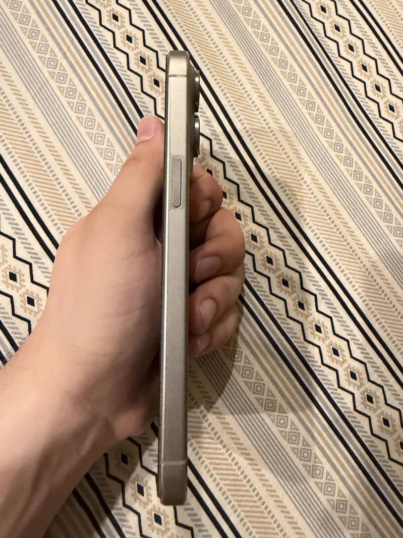 Apple iPhone 15 Pro Max 1