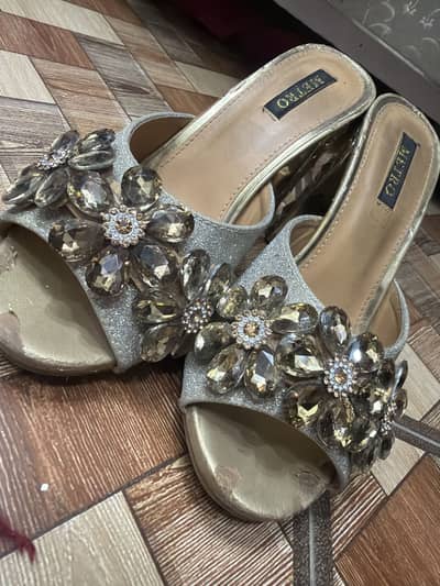 Wedding wear heels