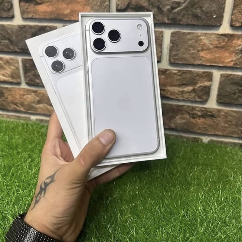Apple iPhone 17 Pro Max 0