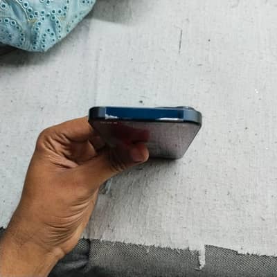 Apple iPhone 14