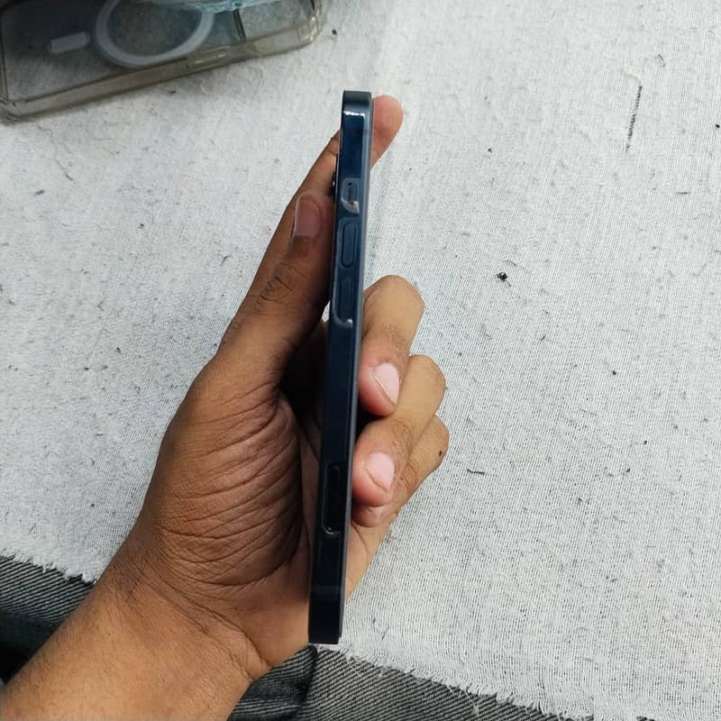 Apple iPhone 14 2