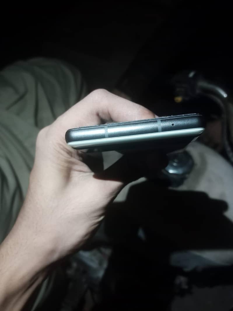 Google Pixel 6a 5