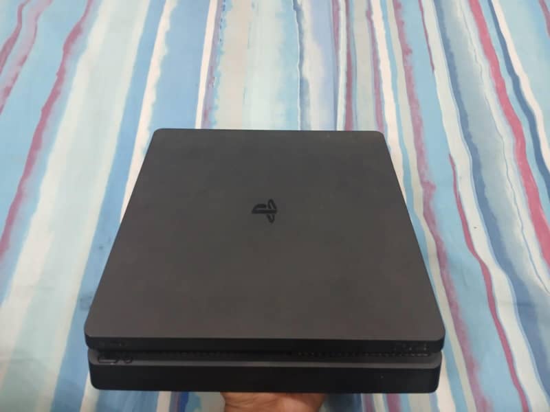 Ps4 Slim / jailbreak / 2 controllers 3