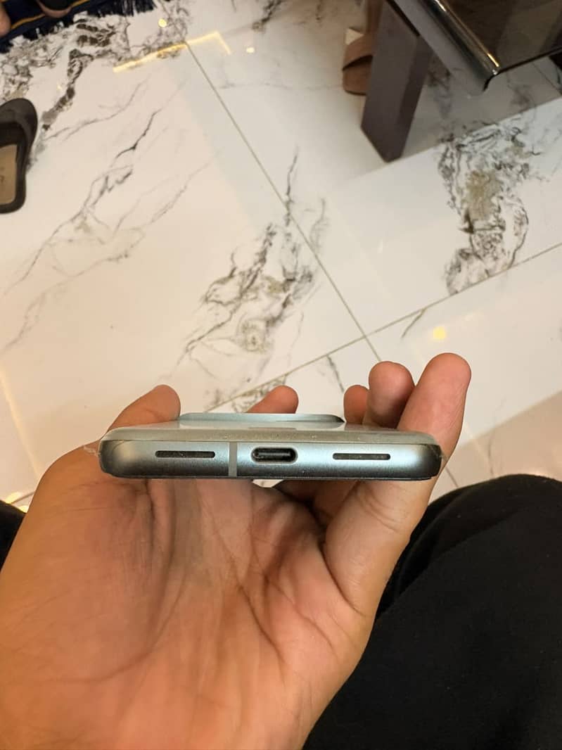 Google Pixel 8 3