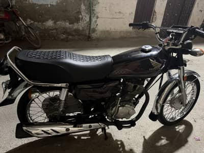 Honda 125 for sale neat&clean bike h