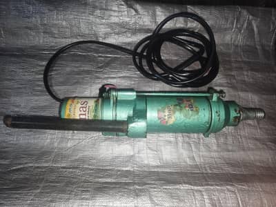 dc 12 volt watar pump for sale 10/10 working condition