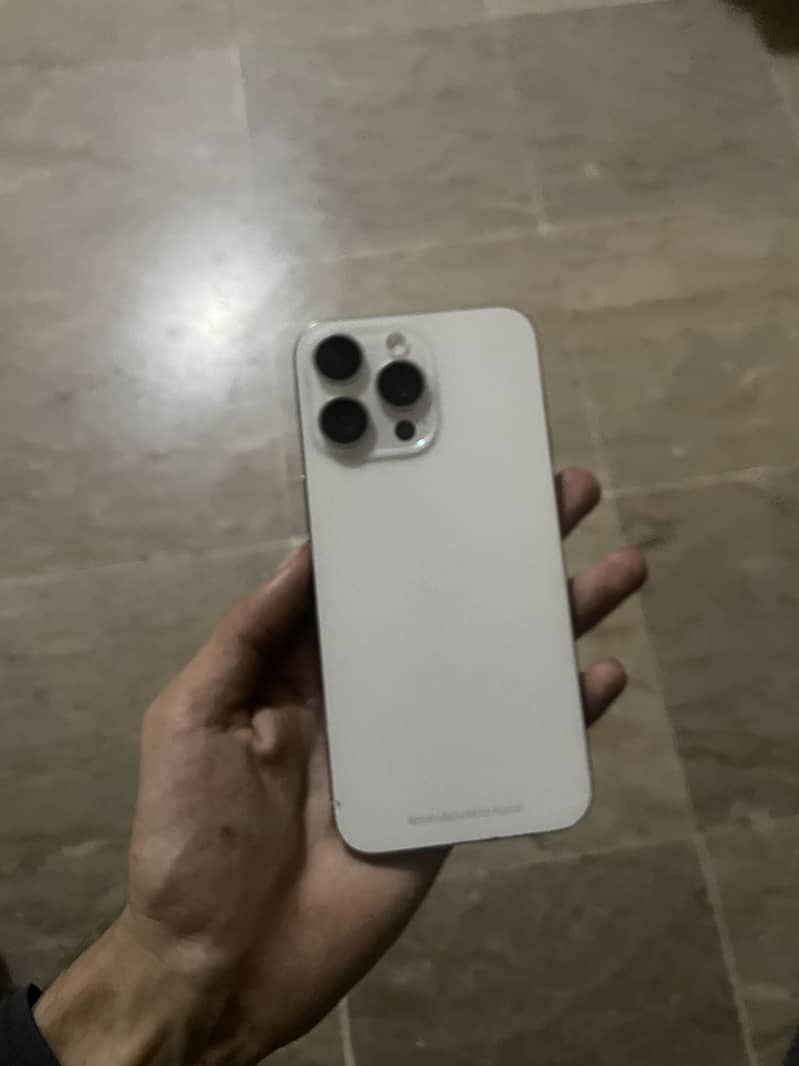 Apple iPhone 15 Pro Max 0