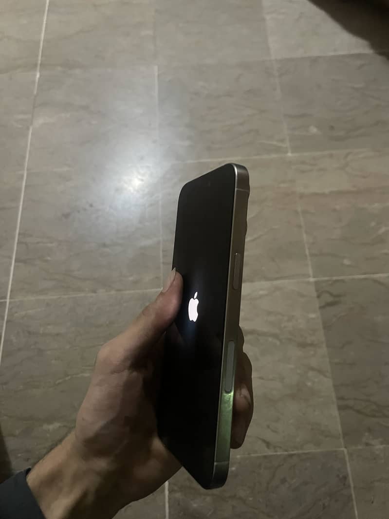 Apple iPhone 15 Pro Max 1