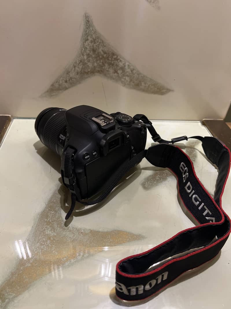 Canon 700D 0