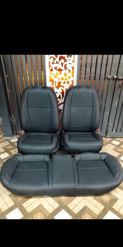 All cars seats poshish available