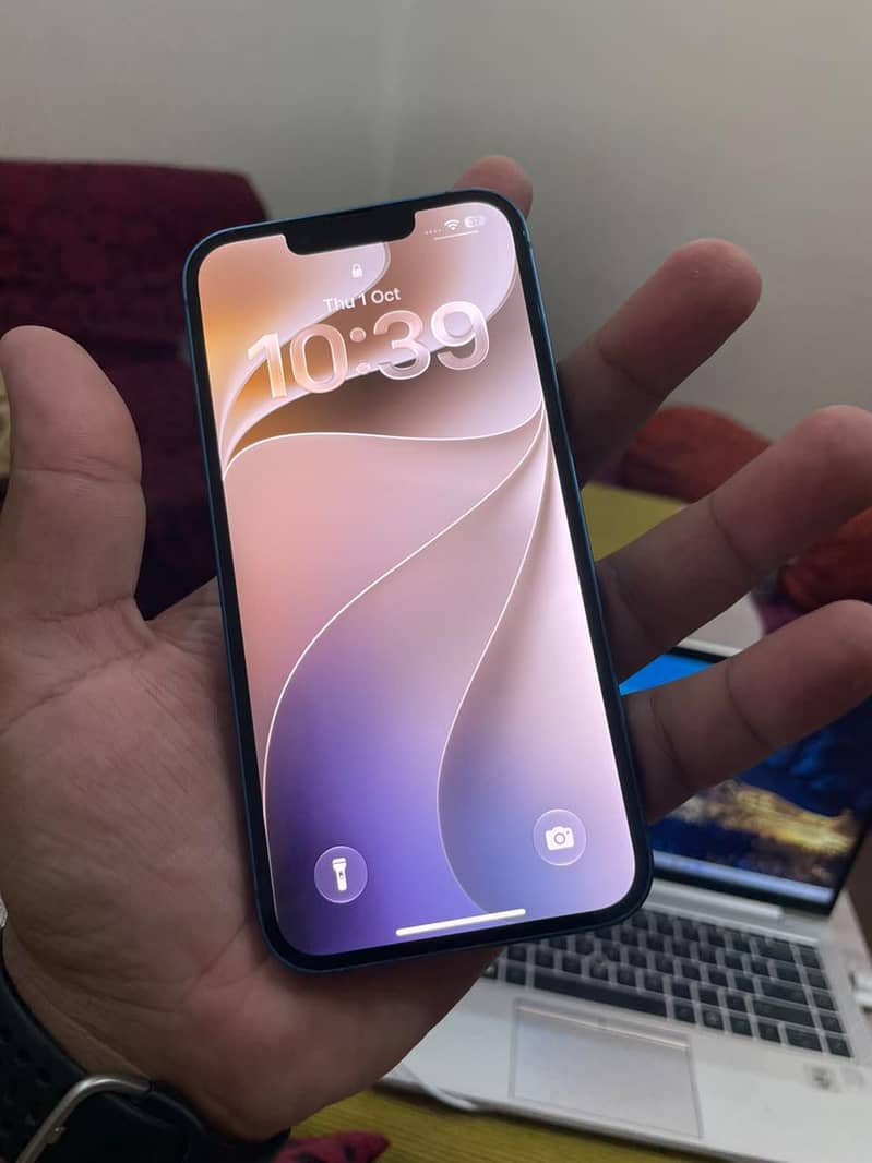 Apple iPhone 13 not a single scratch 7