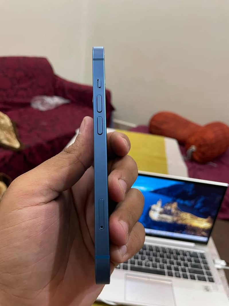 Apple iPhone 13 not a single scratch 8