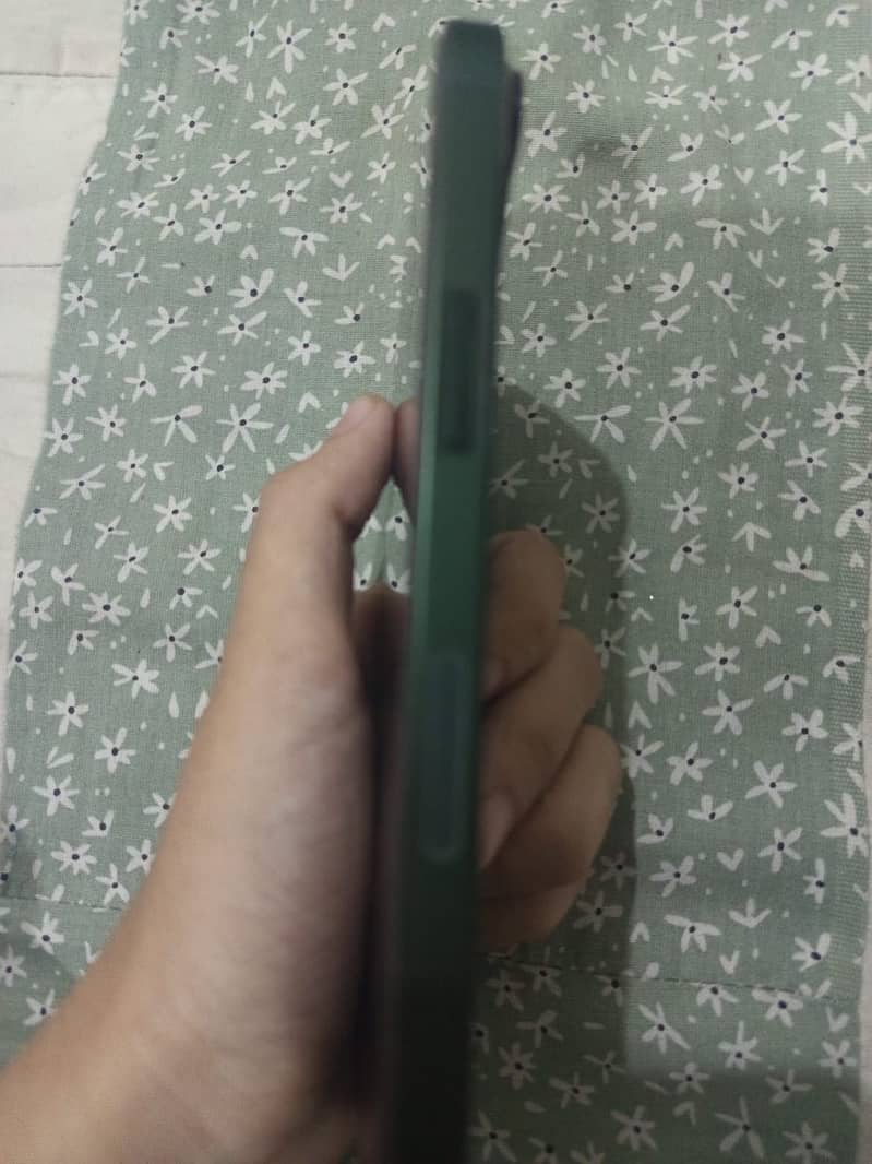 Apple iPhone 13 1