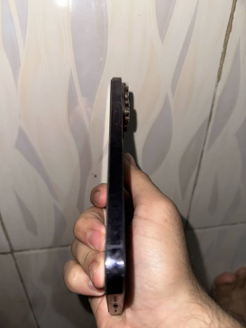 Apple iPhone 14 Pro Max 0