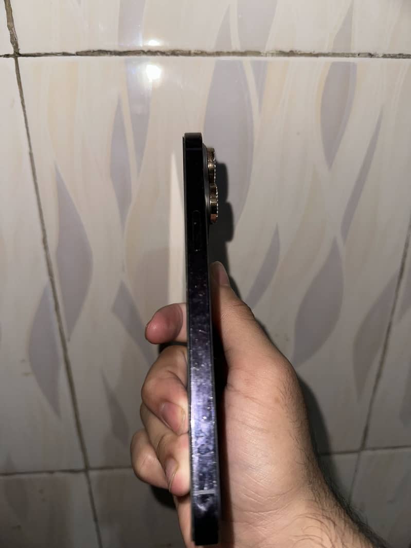 Apple iPhone 14 Pro Max 1
