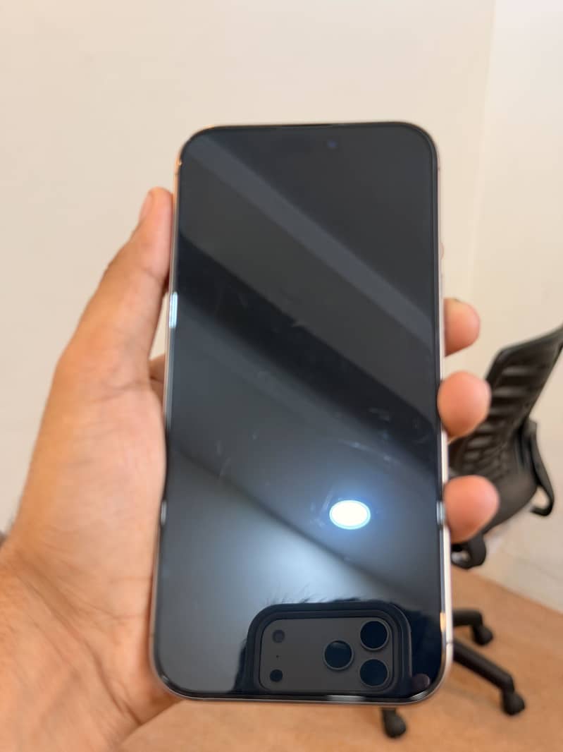 Apple iPhone 16 Pro Max 2