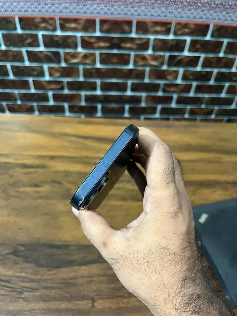 Apple iPhone 13 4