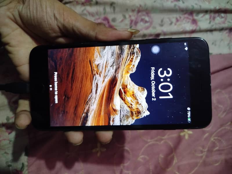 Apple iPhone 7 Plus 1