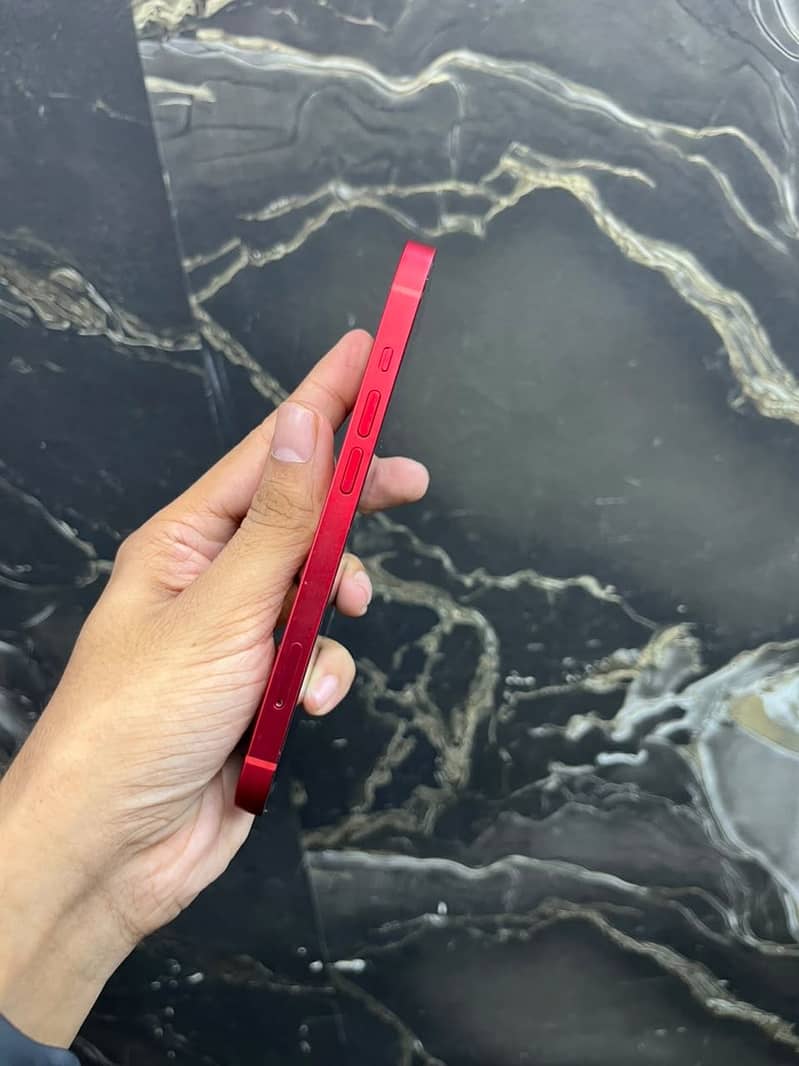 Apple iPhone 13 1
