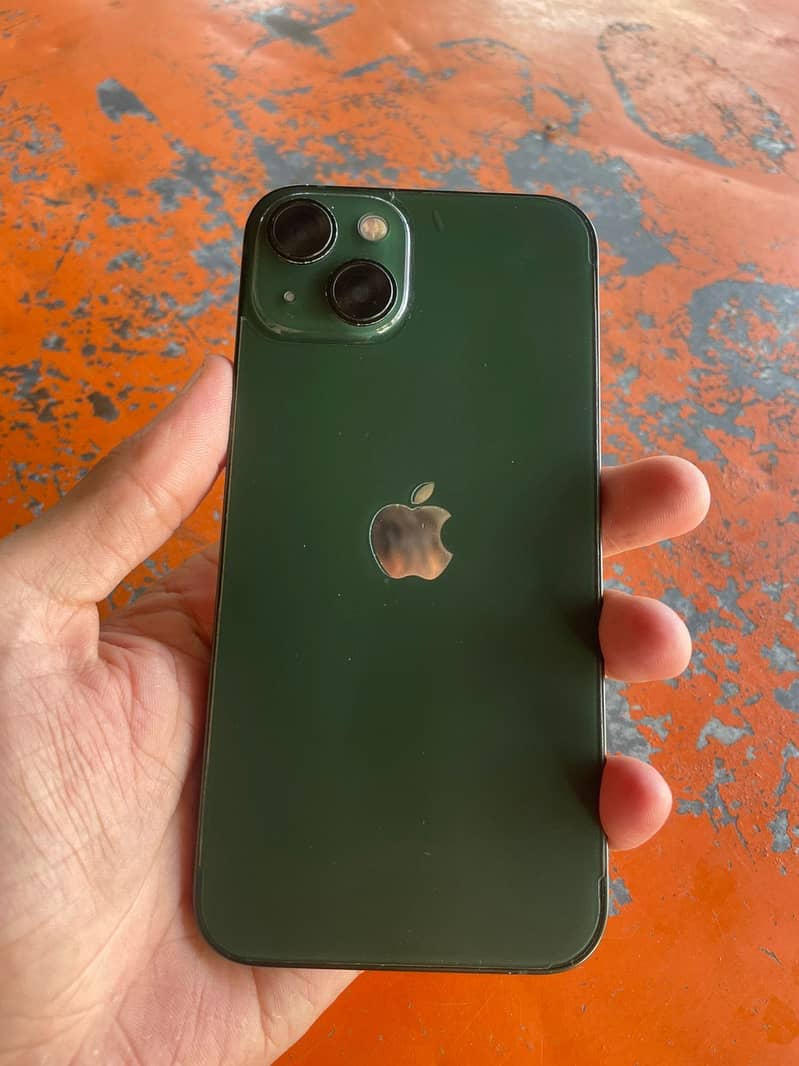 Apple iPhone 13 5