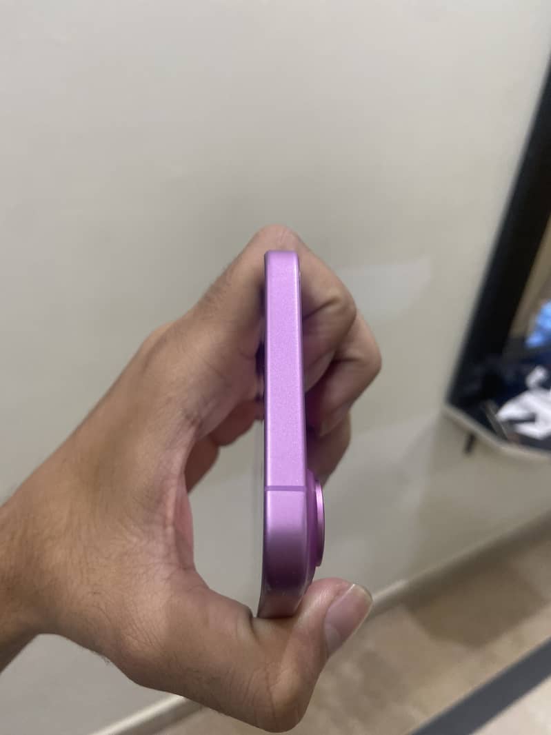 Apple iPhone 16 Plus 2