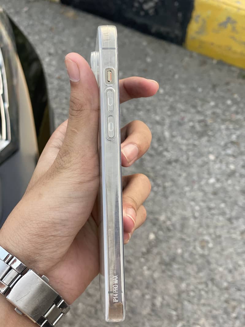 Apple iPhone 14 Pro Max 3