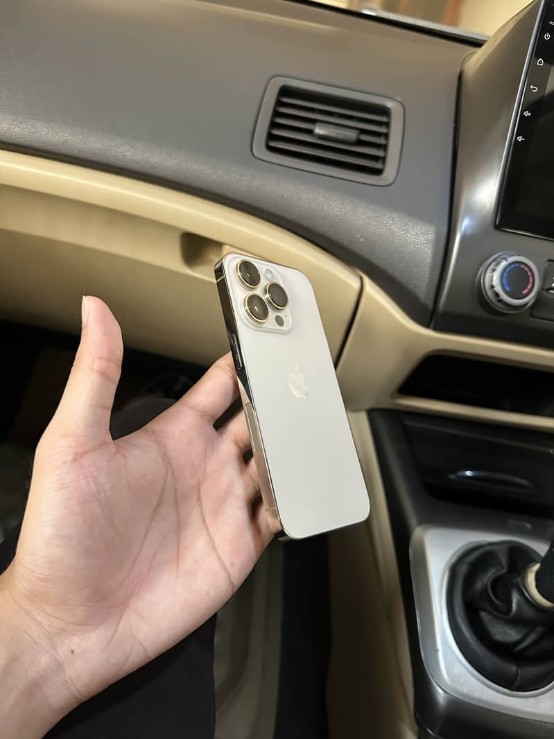 Apple iPhone 14 Pro 4