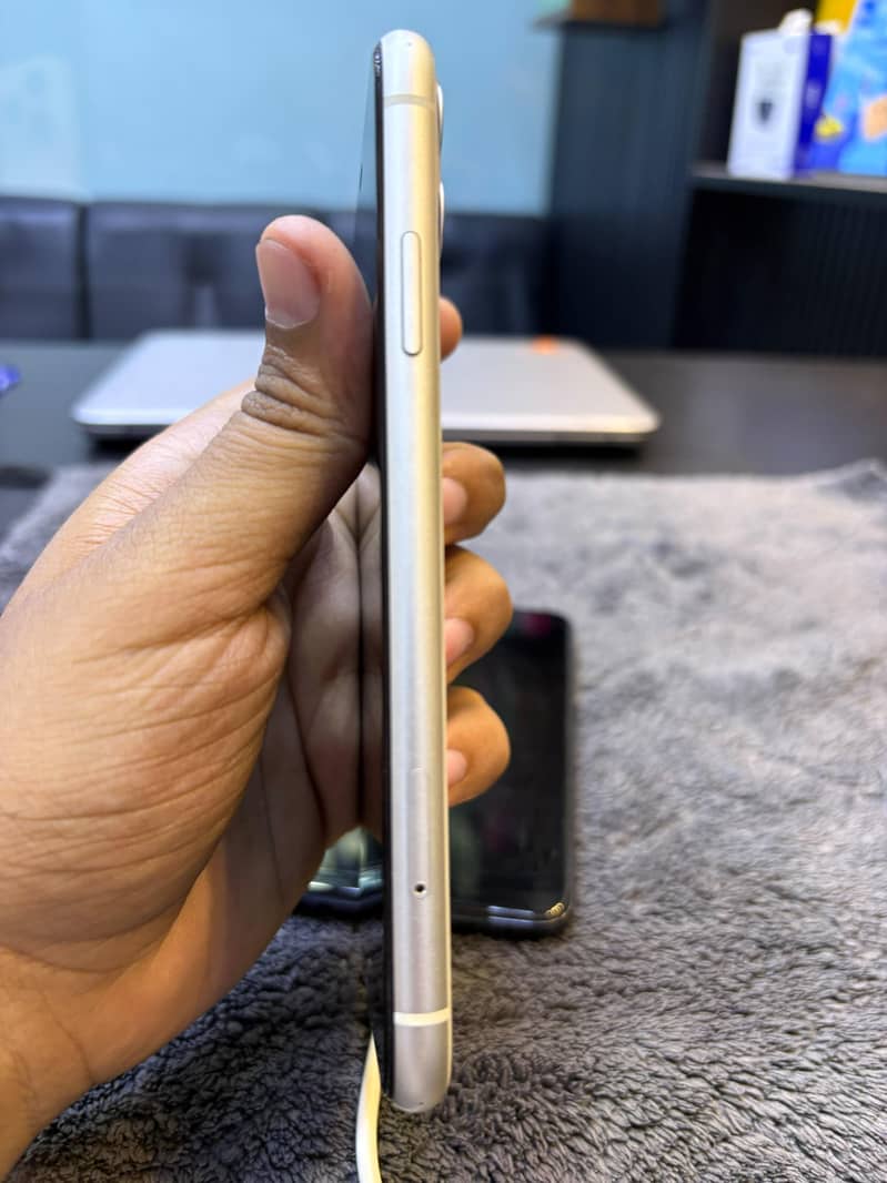 Apple iPhone 11 pta 2