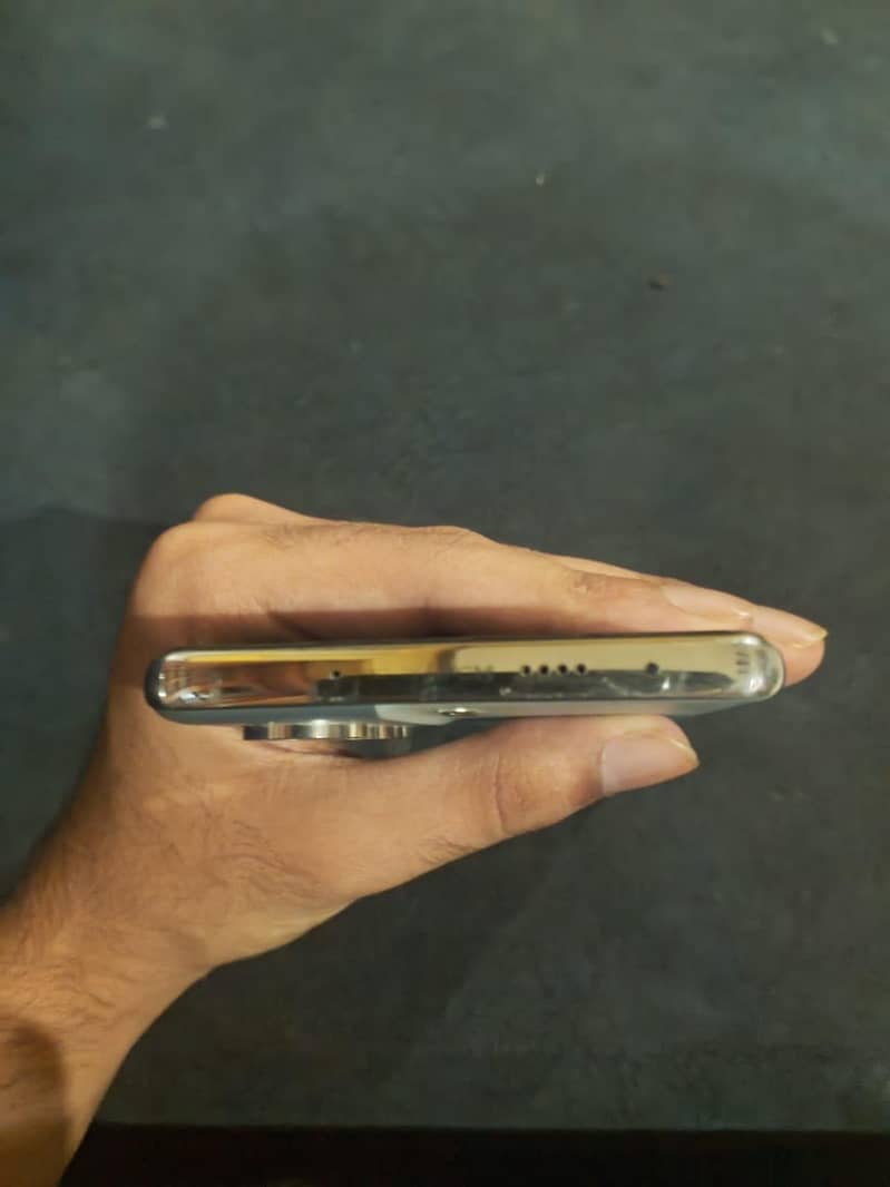Tecno CAMON 40 Pro 4