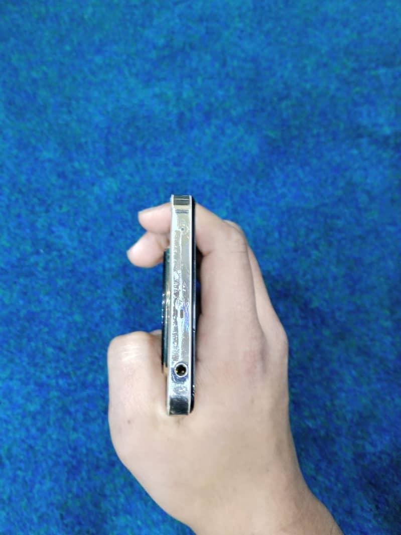 Realme 12 Plus 5