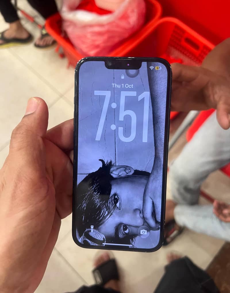 Apple iPhone 13 4