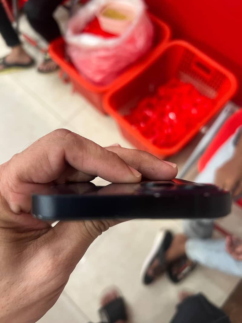 Apple iPhone 13 5