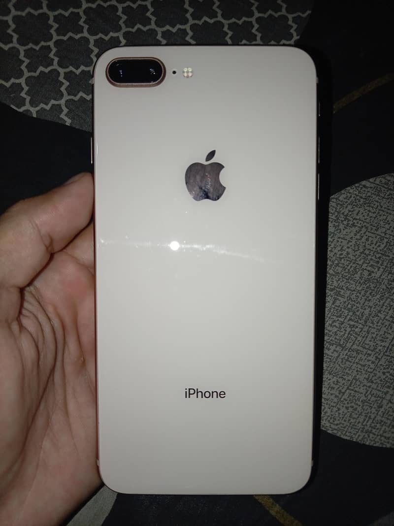 Apple iPhone 8 Plus 0