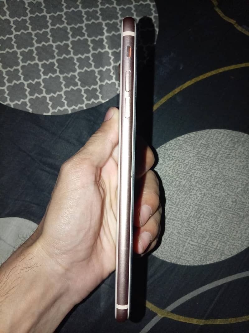 Apple iPhone 8 Plus 1