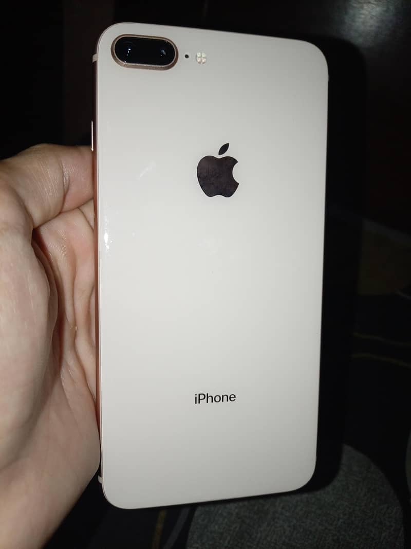 Apple iPhone 8 Plus 7