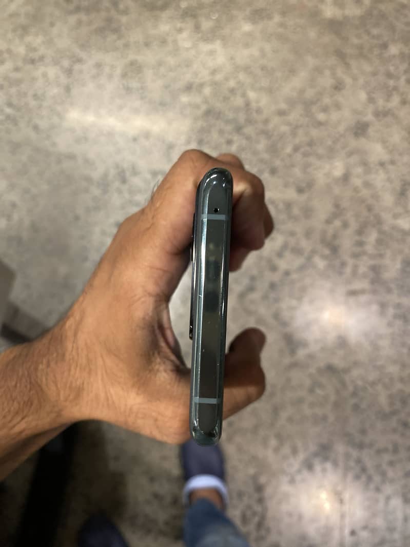 One Plus 10 Pro 4