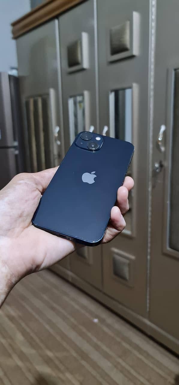 Apple iPhone 13 1
