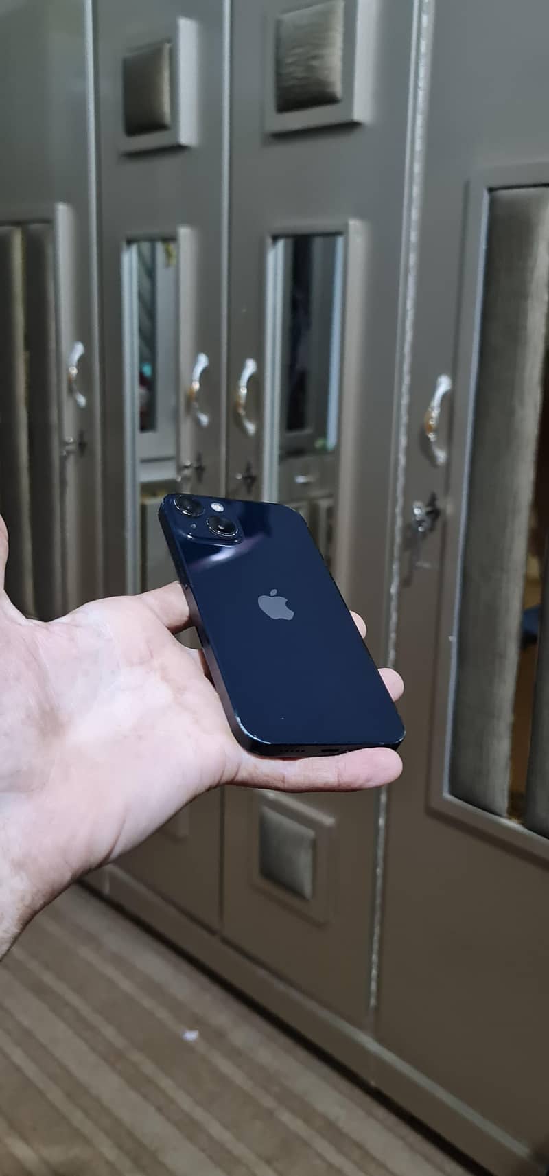 Apple iPhone 13 2