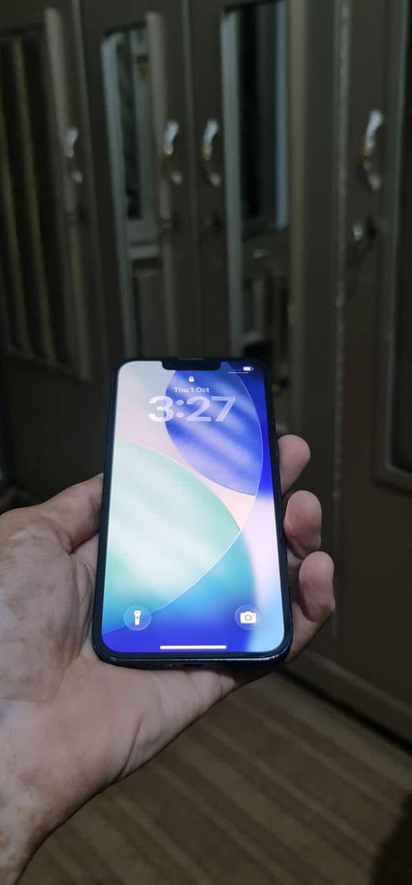 Apple iPhone 13 4