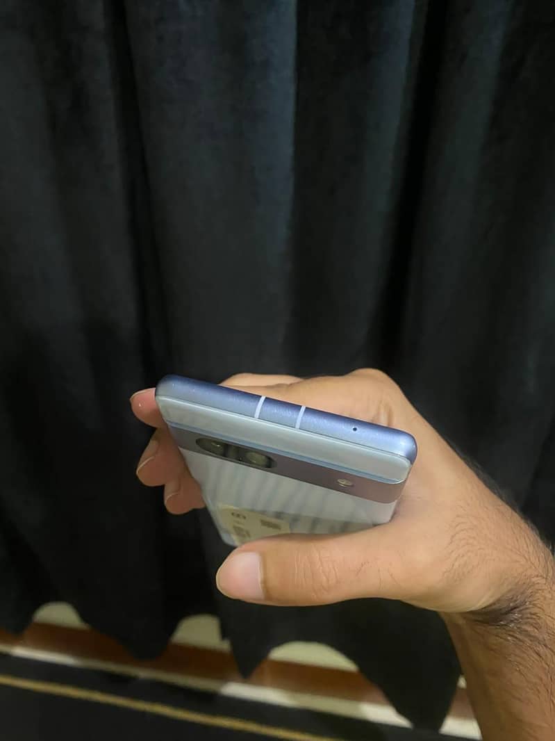 Google Pixel 7a 2