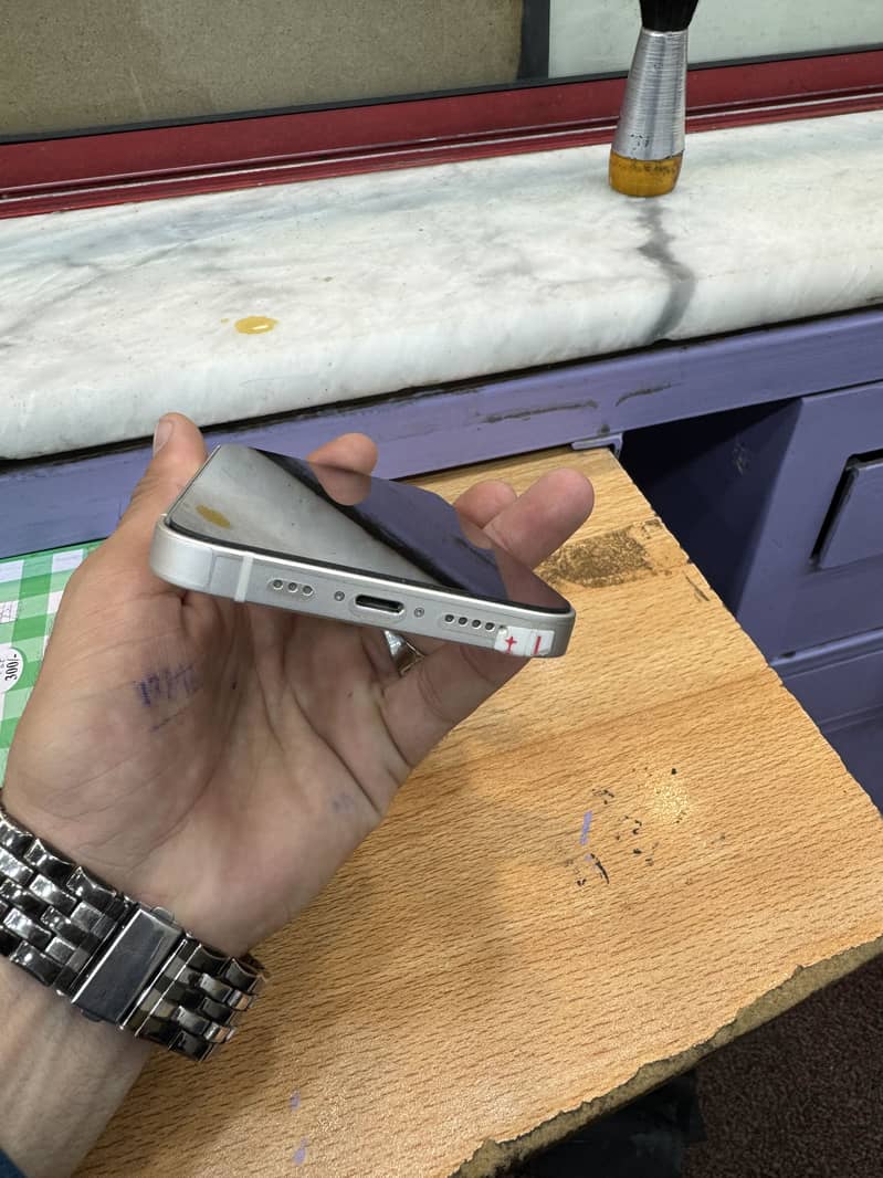 Apple iPhone 14 2