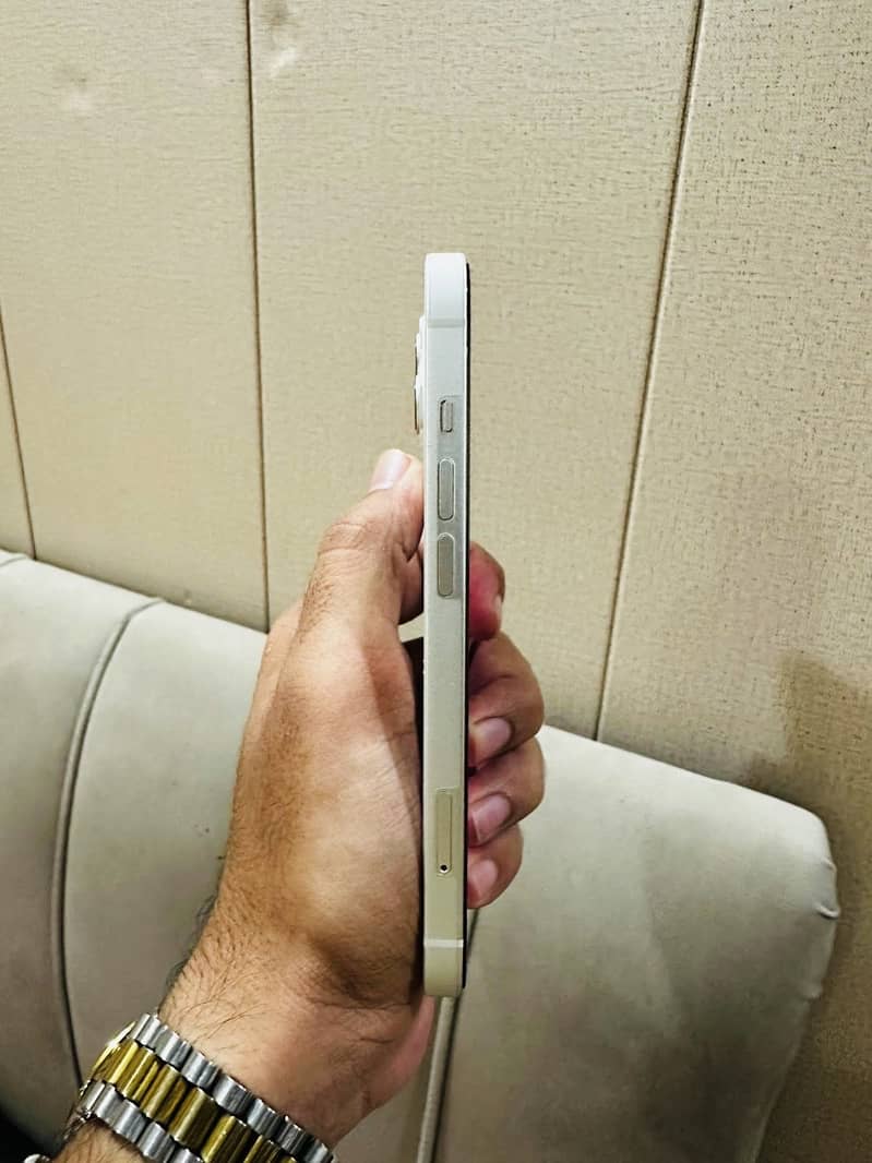 Apple iPhone 13 3