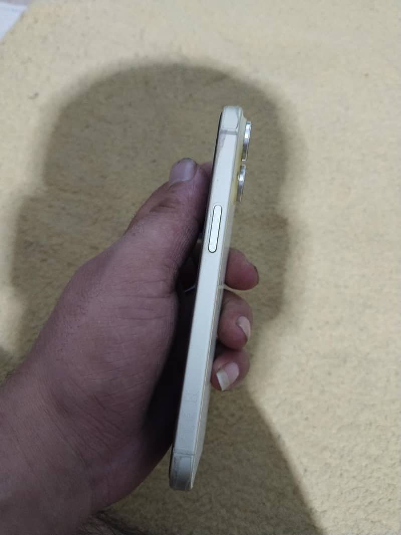 Apple iPhone 15 5