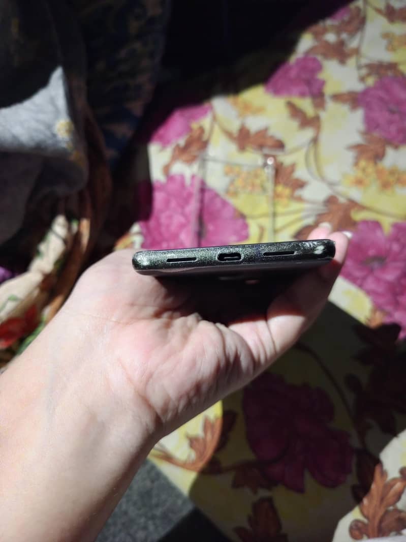 Google Pixel 6 4